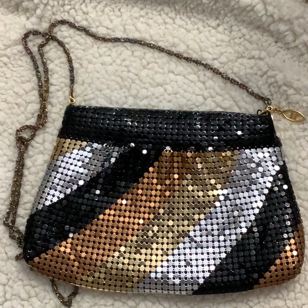 Sequin handbag with chain strap